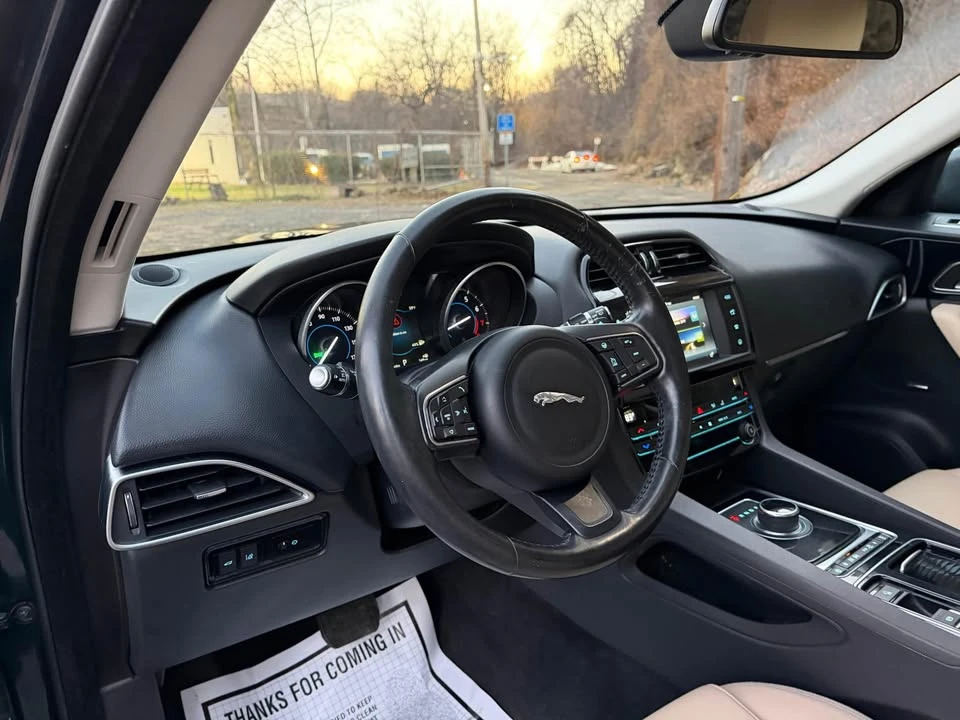 2018 Jaguar F-Pace - Image 4 of 17