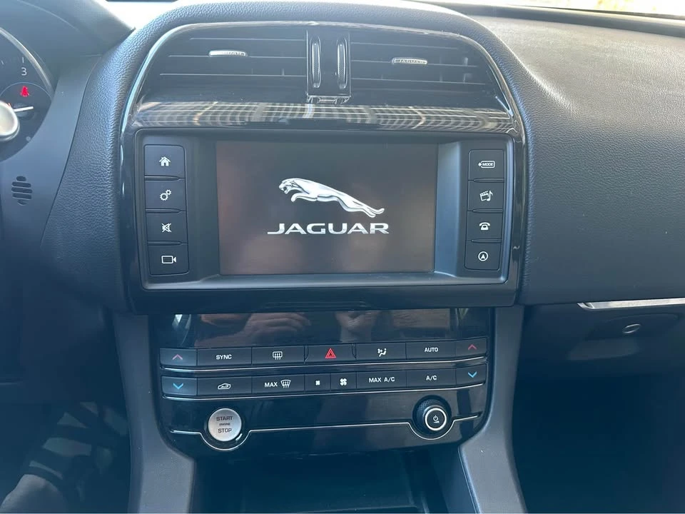 2018 Jaguar F-Pace - Image 8 of 9