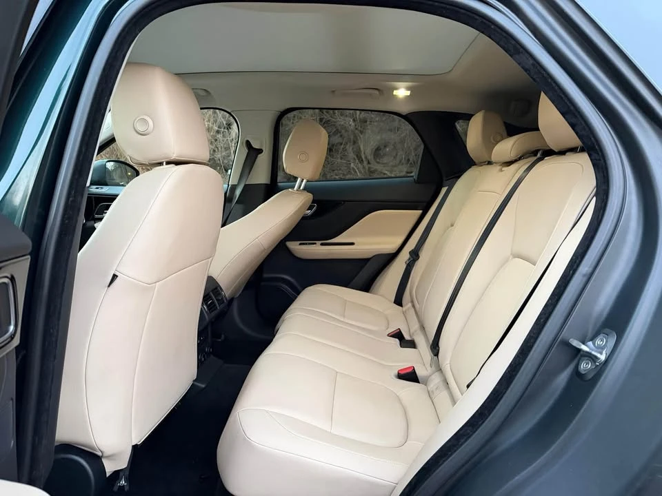 2018 Jaguar F-Pace - Image 8 of 17