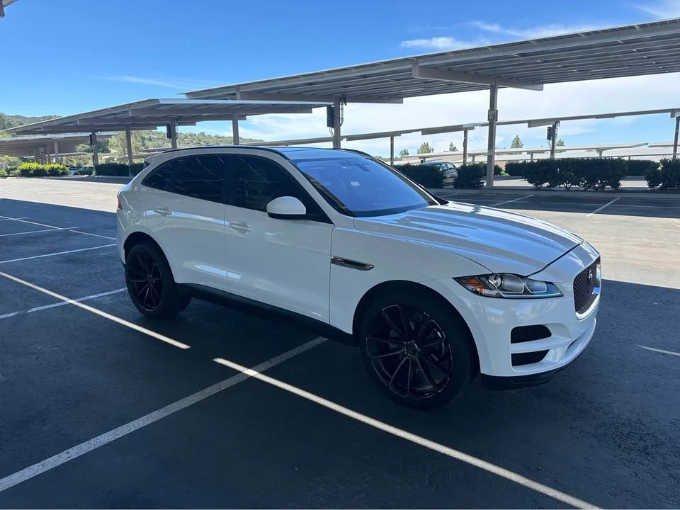 2018 Jaguar F-Pace - Image 2 of 9