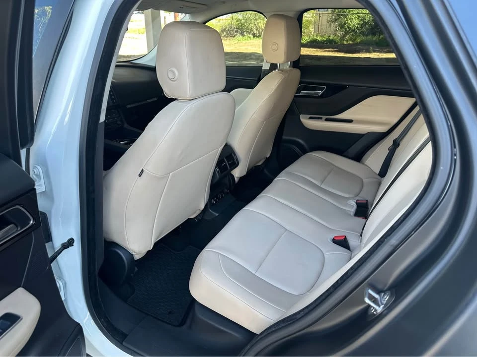 2018 Jaguar F-Pace - Image 6 of 9