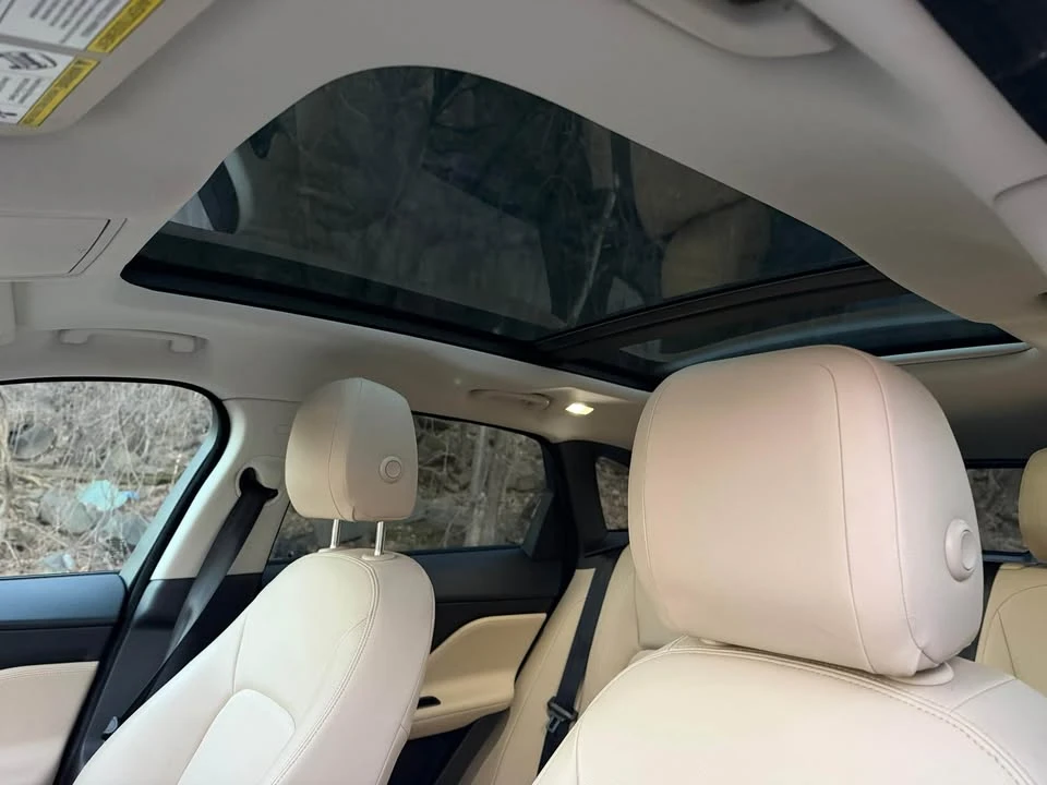 2018 Jaguar F-Pace - Image 5 of 17