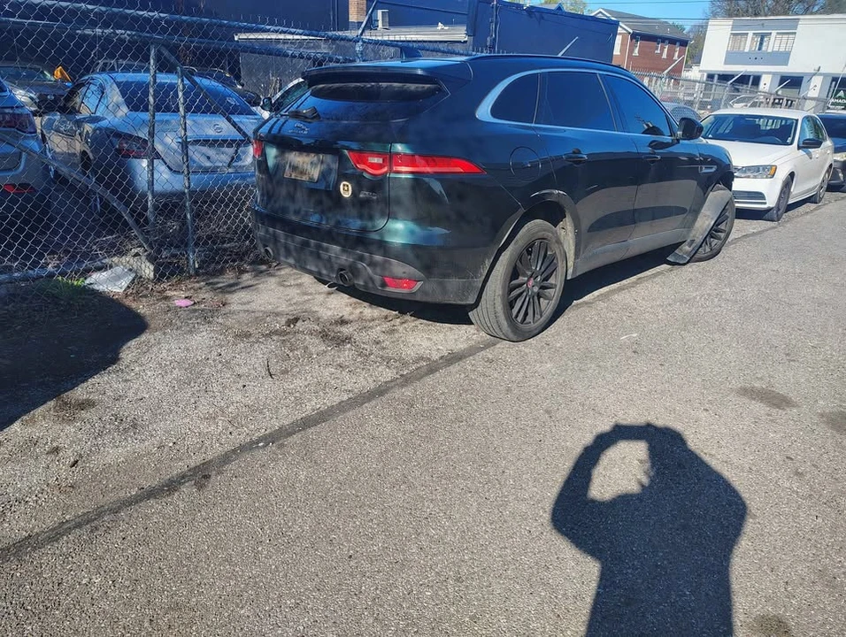2018 Jaguar F-Pace - Image 2 of 4