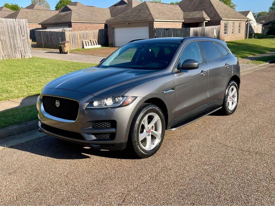 2018 Jaguar F-Pace - Image 2 of 10
