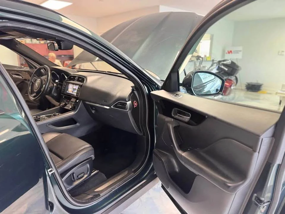 2018 Jaguar F-Pace - Image 17 of 17