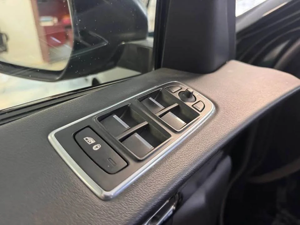 2018 Jaguar F-Pace - Image 10 of 17