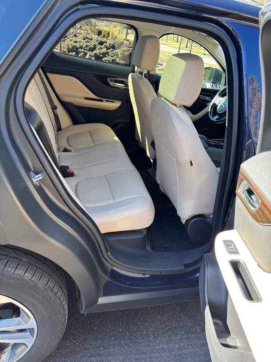 2018 Jaguar F-Pace - Image 5 of 7