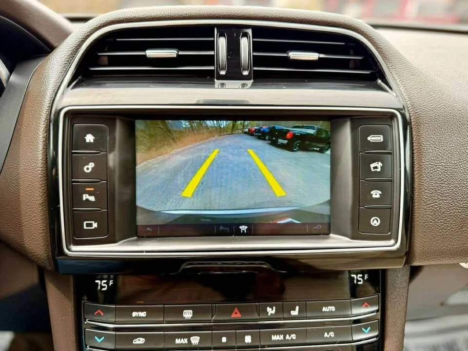 2018 Jaguar F-Pace - Image 18 of 20