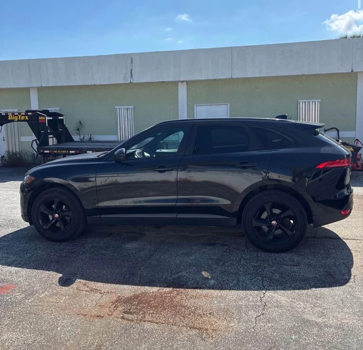 2018 Jaguar F-Pace - Image 2 of 13