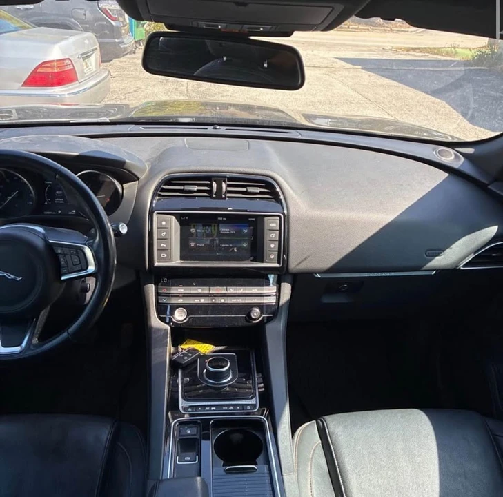 2018 Jaguar F-Pace - Image 11 of 13