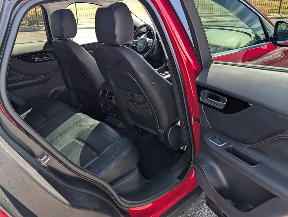 2018 Jaguar F-Pace - Image 17 of 17