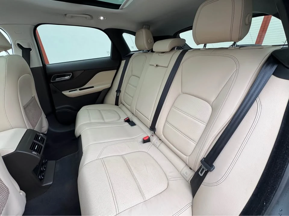 2018 Jaguar F-Pace - Image 17 of 18
