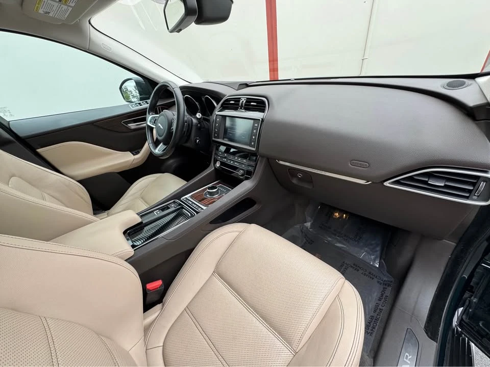 2018 Jaguar F-Pace - Image 14 of 18