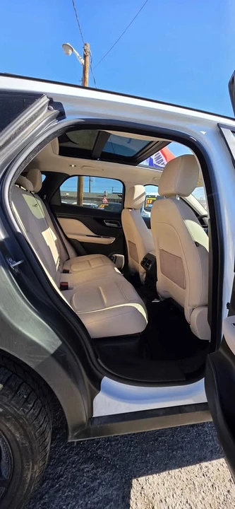 2018 Jaguar F-Pace - Image 9 of 16