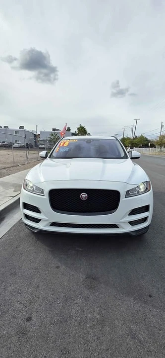 2018 Jaguar F-Pace - Image 2 of 17
