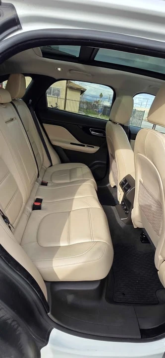 2018 Jaguar F-Pace - Image 9 of 17