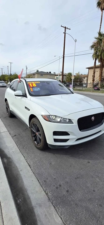 2018 Jaguar F-Pace - Image 3 of 17