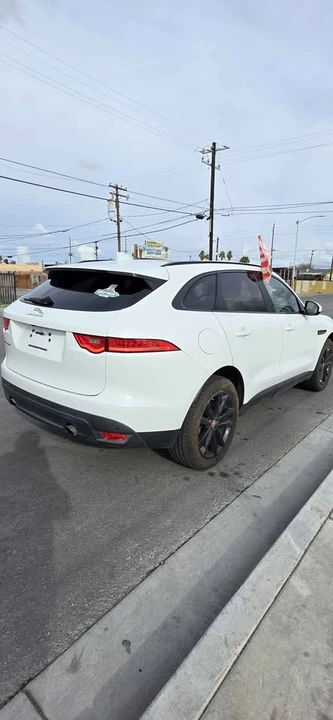 2018 Jaguar F-Pace - Image 4 of 17
