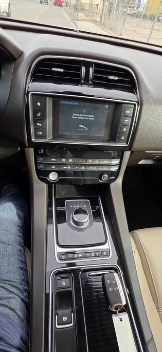 2018 Jaguar F-Pace - Image 14 of 17