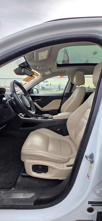 2018 Jaguar F-Pace - Image 13 of 17