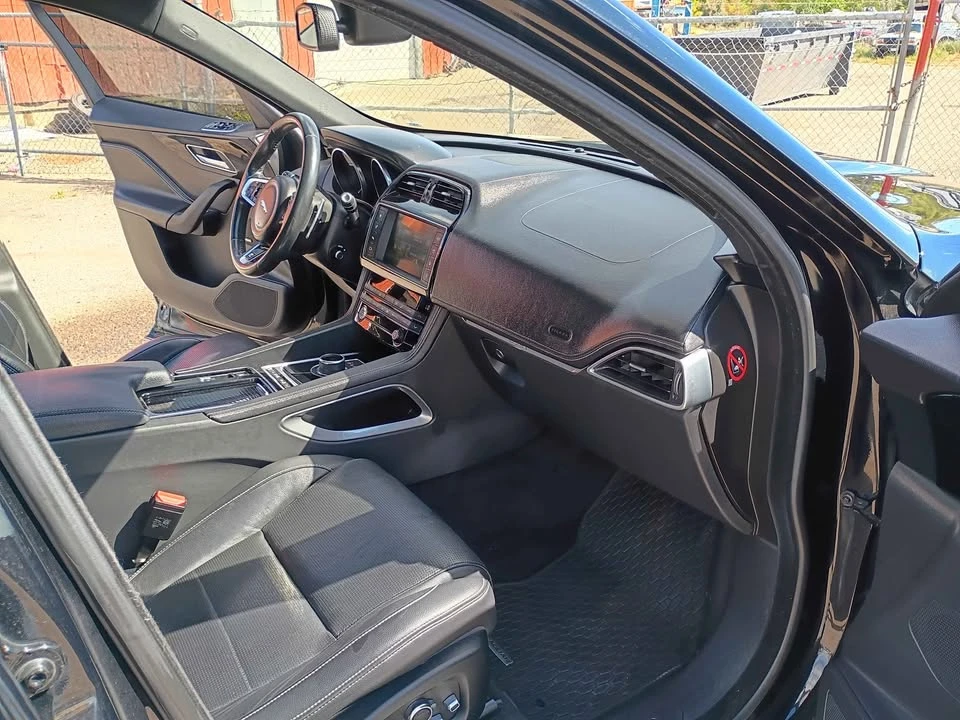 2018 Jaguar F-Pace - Image 19 of 20