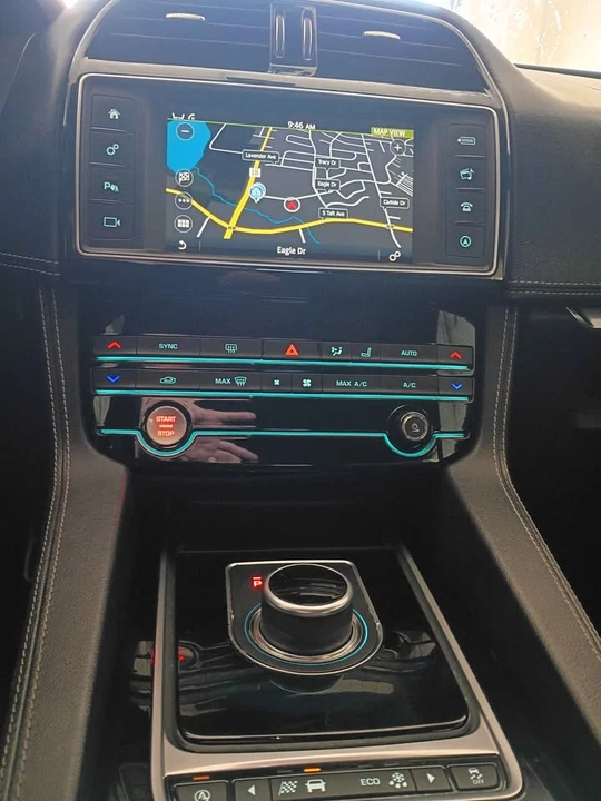 2018 Jaguar F-Pace - Image 14 of 20