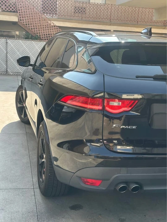 2018 Jaguar F-Pace - Image 12 of 19