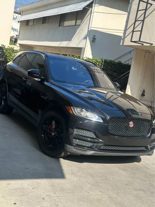2018 Jaguar F-Pace - Image 16 of 19