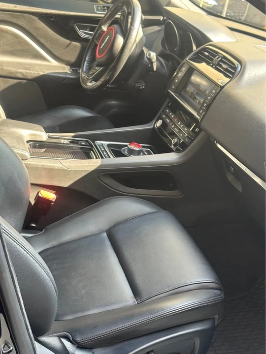 2018 Jaguar F-Pace - Image 18 of 19