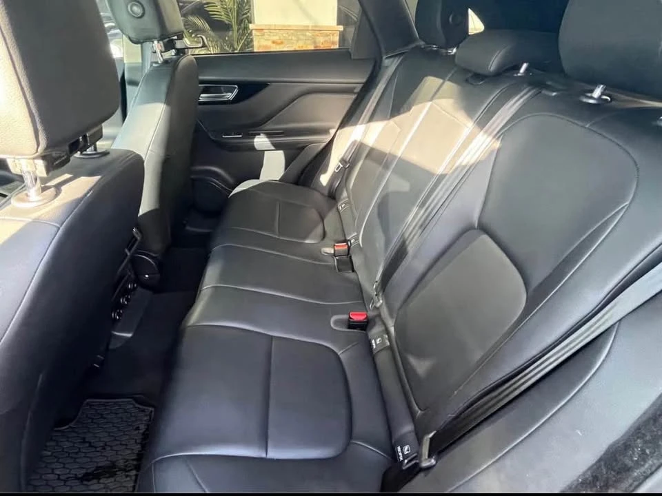 2018 Jaguar F-Pace - Image 8 of 11