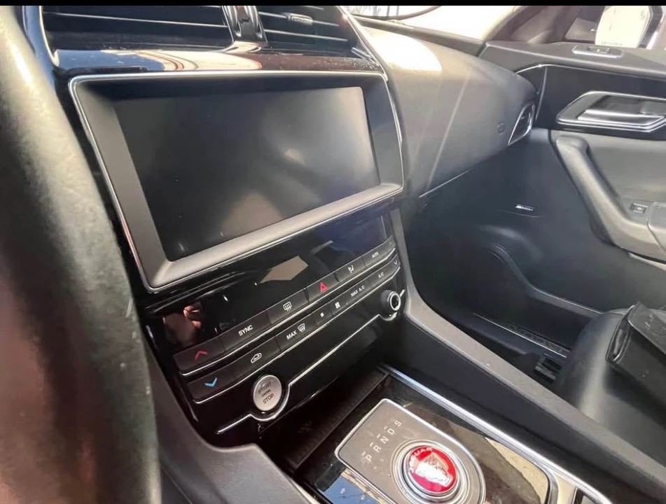 2018 Jaguar F-Pace - Image 11 of 11