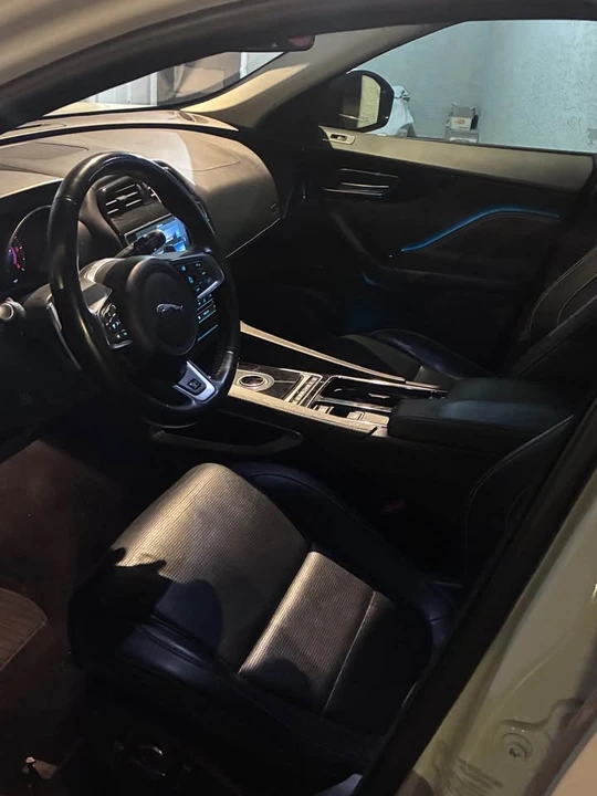 2018 Jaguar F-Pace - Image 3 of 9