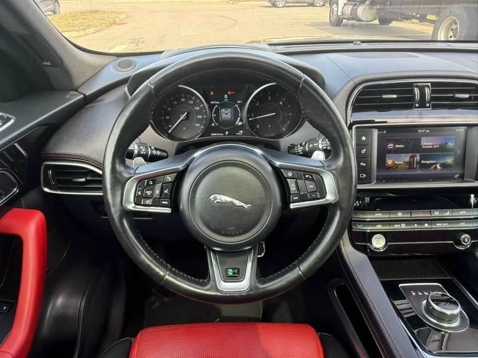 2018 Jaguar F-Pace - Image 12 of 18