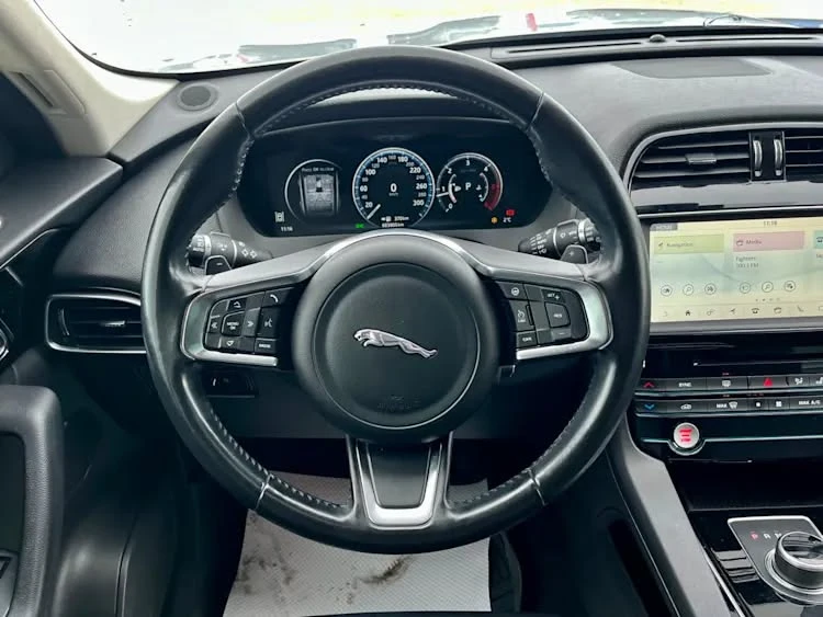 2018 Jaguar F-Pace - Image 4 of 19