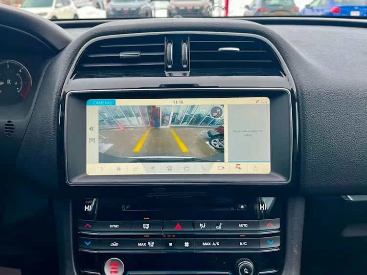 2018 Jaguar F-Pace - Image 11 of 19