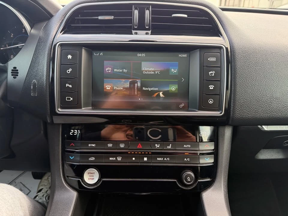 2018 Jaguar F-Pace - Image 19 of 20