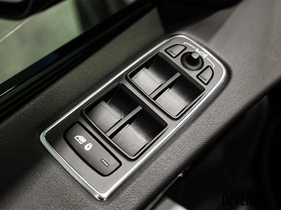 2018 Jaguar F-Pace - Image 11 of 20
