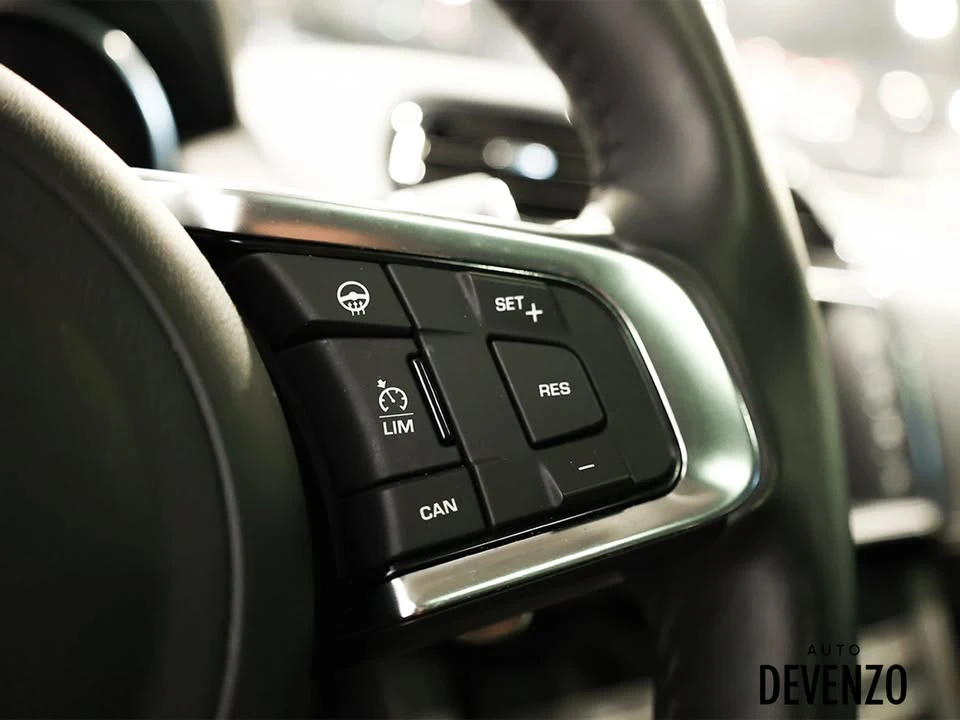 2018 Jaguar F-Pace - Image 18 of 20