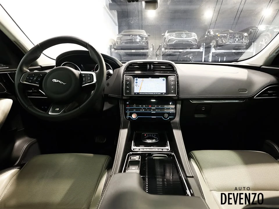 2018 Jaguar F-Pace - Image 15 of 20