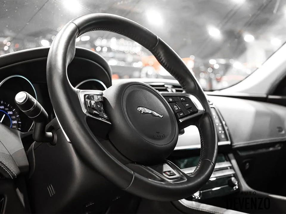 2018 Jaguar F-Pace - Image 12 of 20