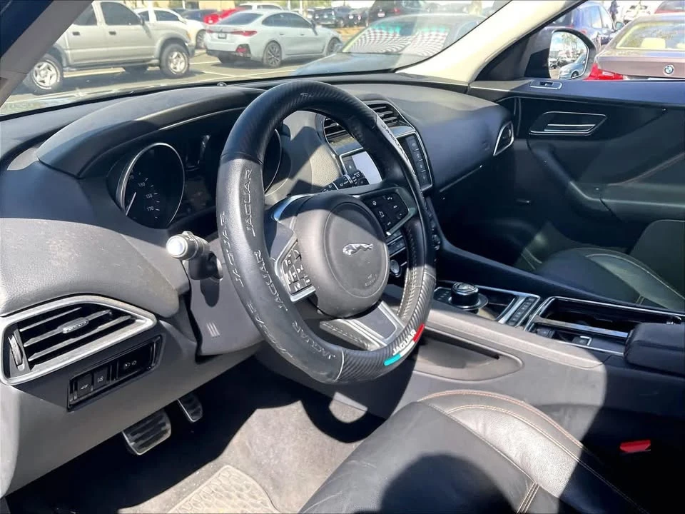 2018 Jaguar F-Pace - Image 2 of 15