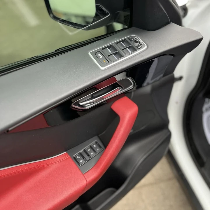 2018 Jaguar F-Pace - Image 8 of 12