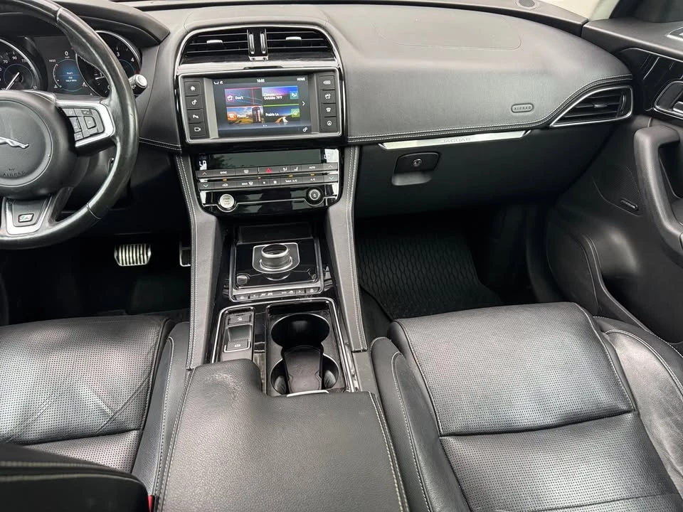 2018 Jaguar F-Pace - Image 14 of 20