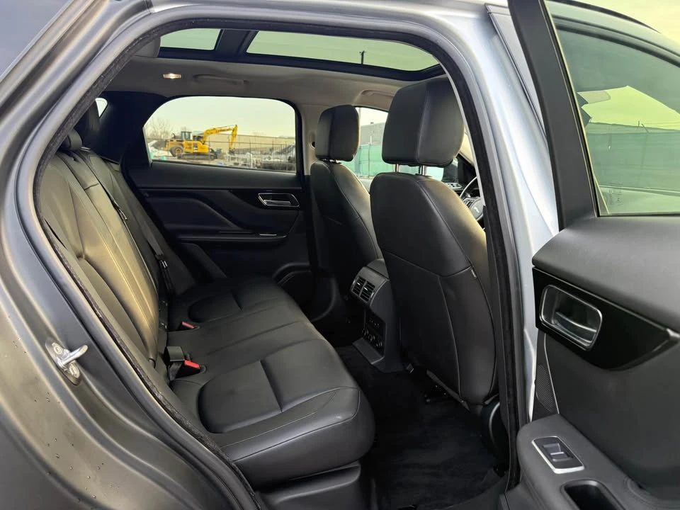 2018 Jaguar F-Pace - Image 15 of 17