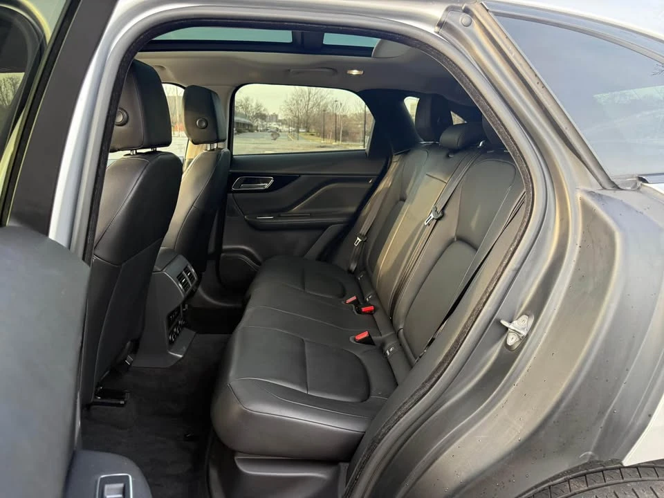 2018 Jaguar F-Pace - Image 11 of 17
