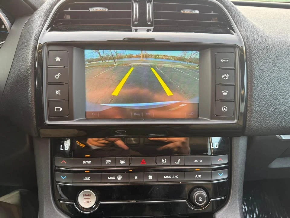 2018 Jaguar F-Pace - Image 16 of 17