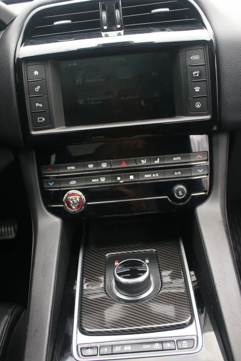 2018 Jaguar F-Pace - Image 7 of 13