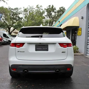 2018 Jaguar F-Pace 25t