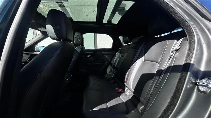 2018 Jaguar F-Pace - Image 10 of 12