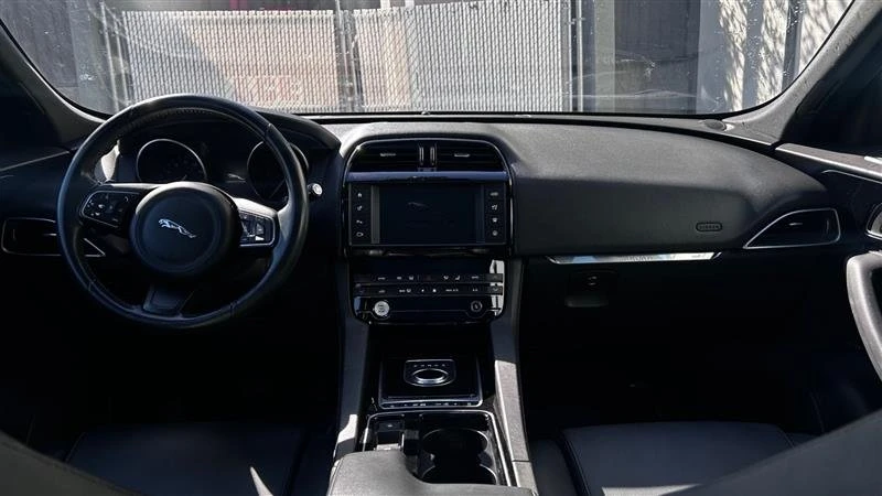 2018 Jaguar F-Pace - Image 7 of 12